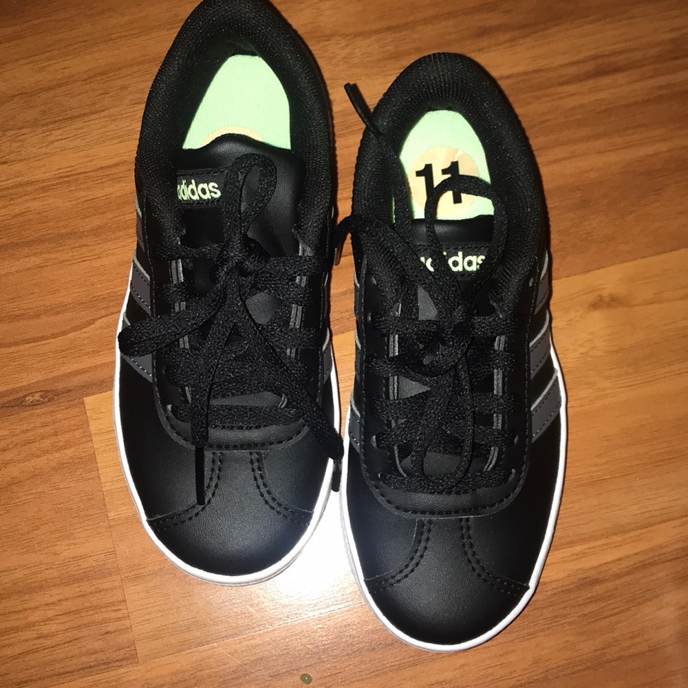 Adiadas